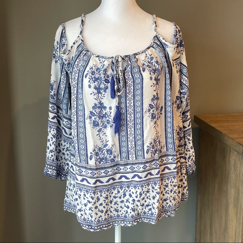 Boho cold shoulder airy top with tassels